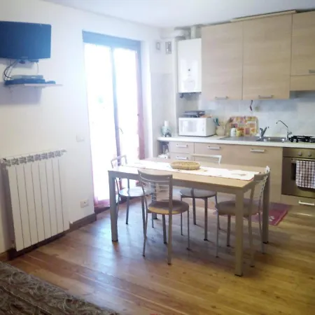 Rododendro アパート タルヴィージオ